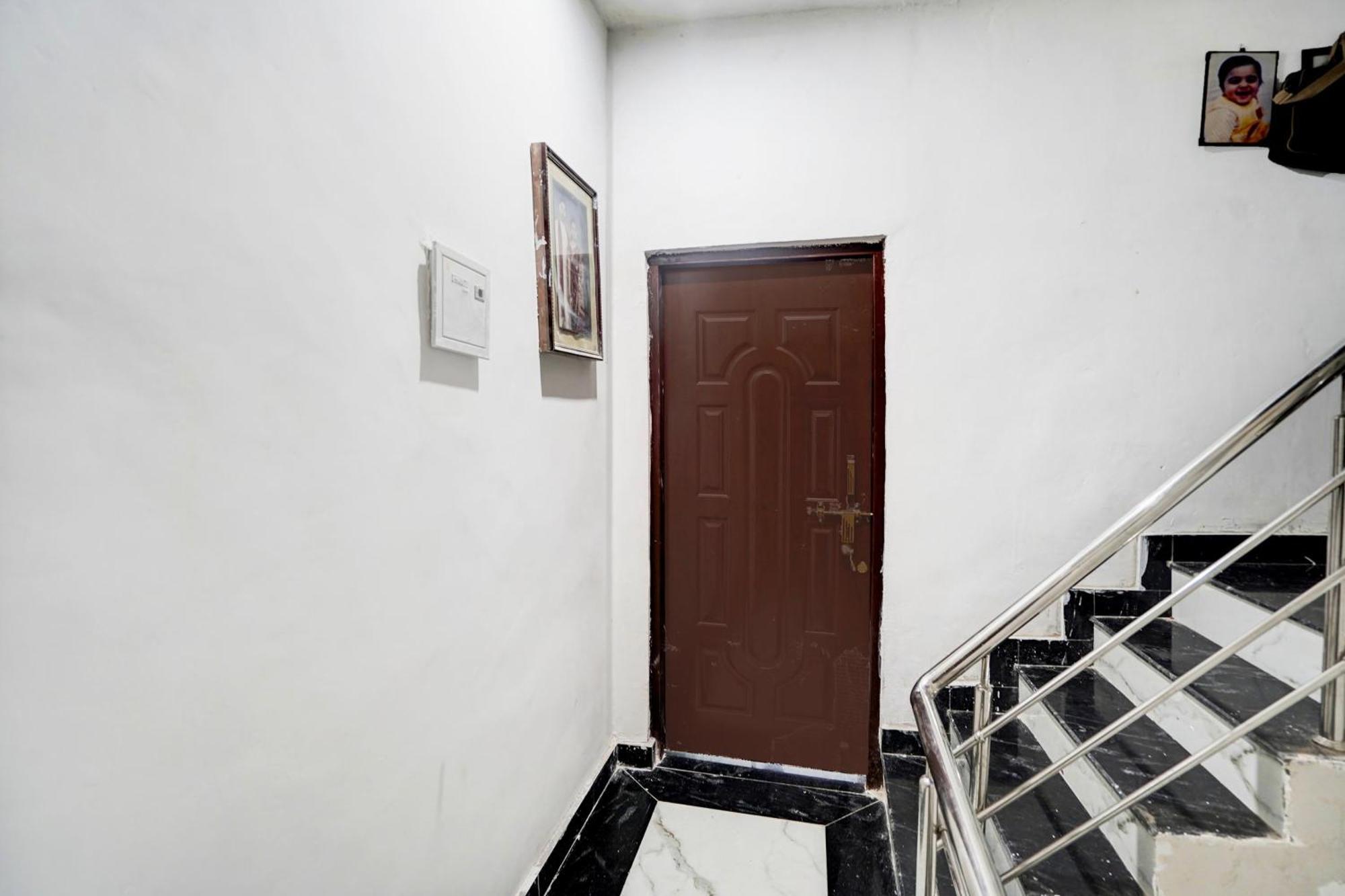 Hotel O Laxmi Guest House فاراناسي المظهر الخارجي الصورة