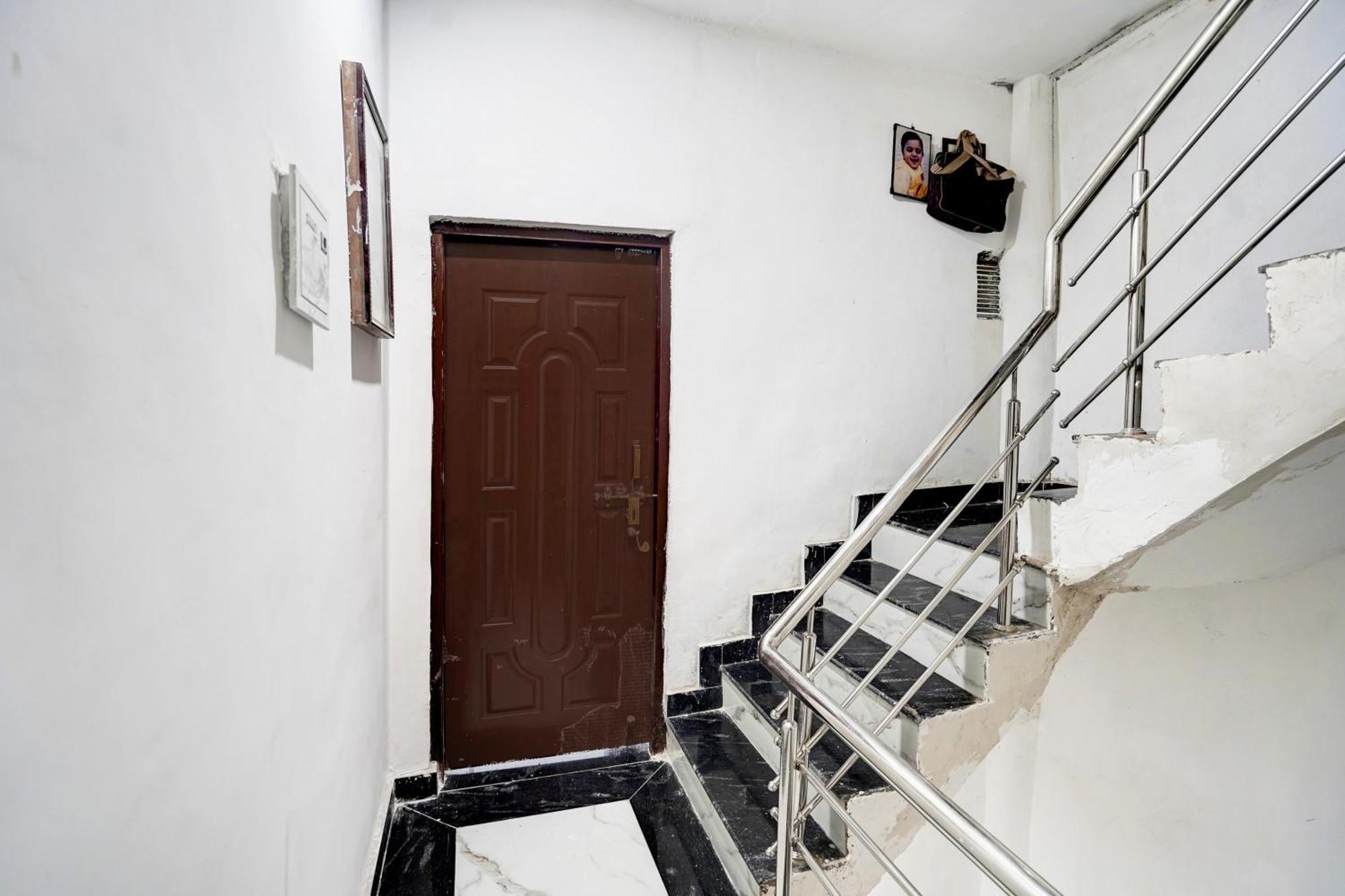 Hotel O Laxmi Guest House فاراناسي المظهر الخارجي الصورة